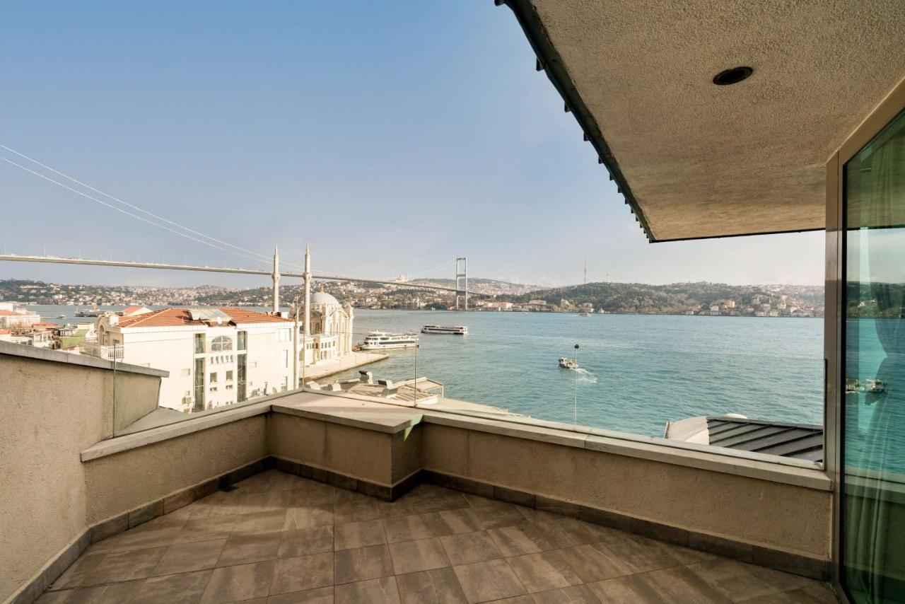 Radisson Blu Bosphorus Hotel Istanbul Luaran gambar View from the balcony of a penthouse apartment in Istanbul