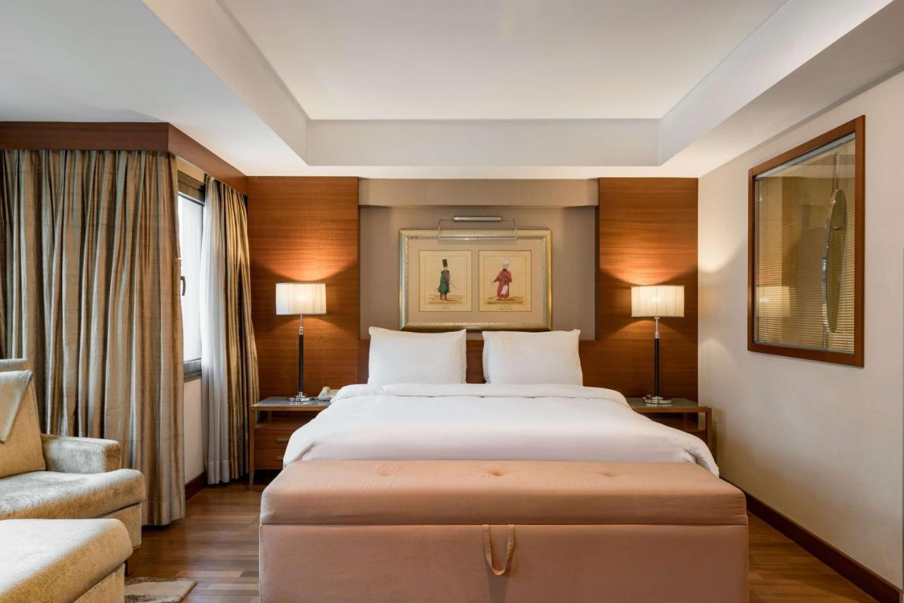 Radisson Blu Bosphorus Hotel Istanbul Luaran gambar A bedroom at the Taj Mahal Palace