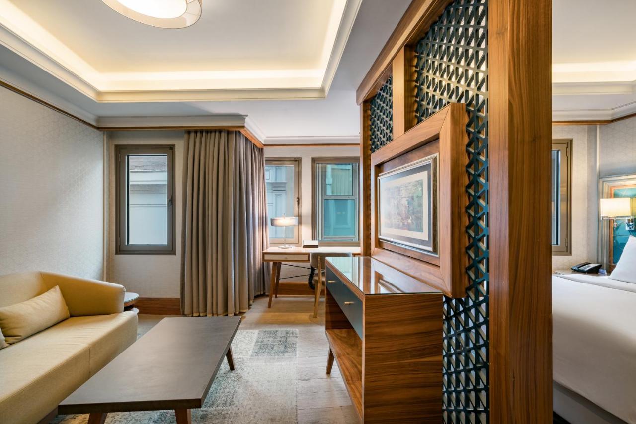 Radisson Blu Bosphorus Hotel Istanbul Luaran gambar A suite at the hotel