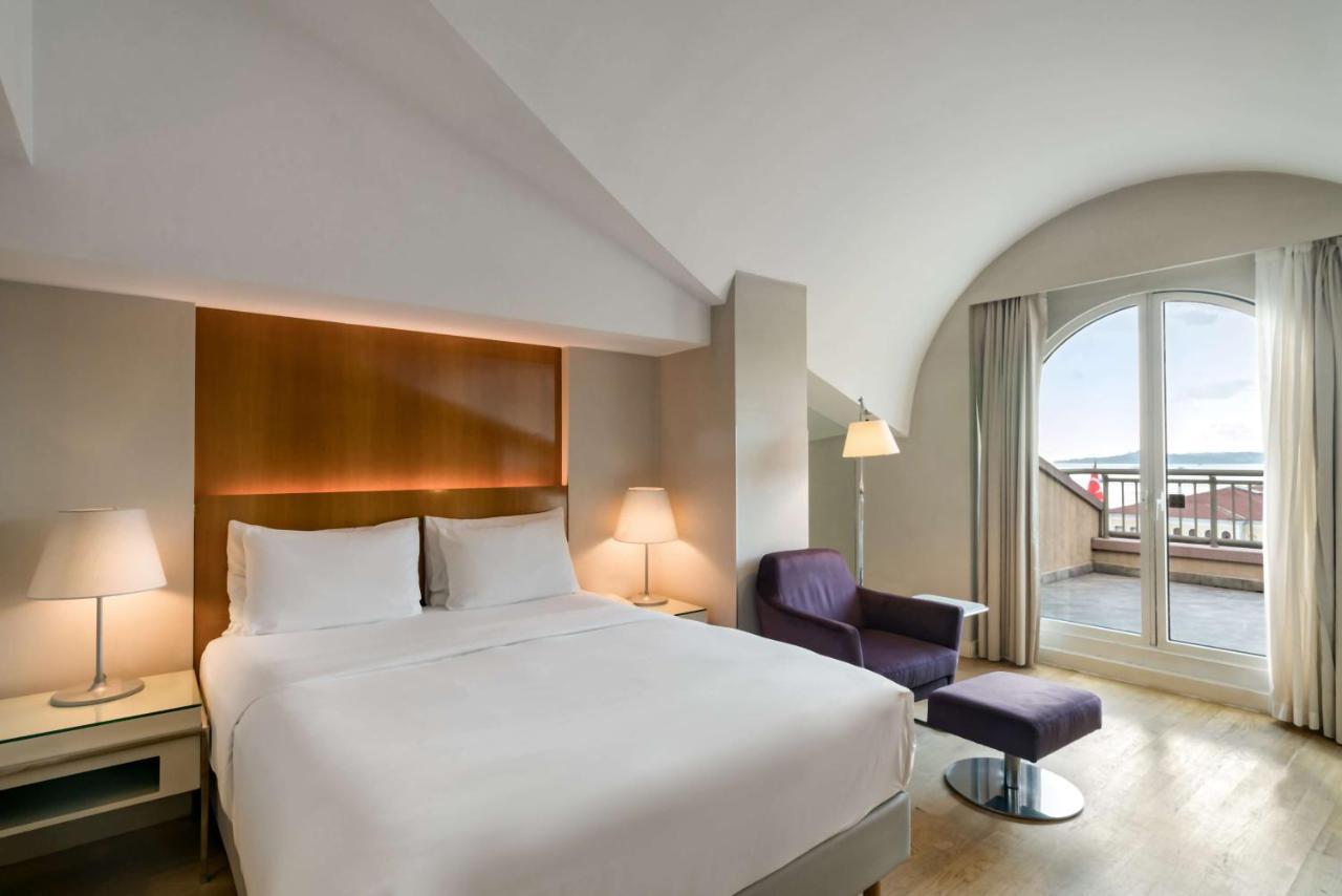 Radisson Blu Bosphorus Hotel Istanbul Luaran gambar A room at the hotel