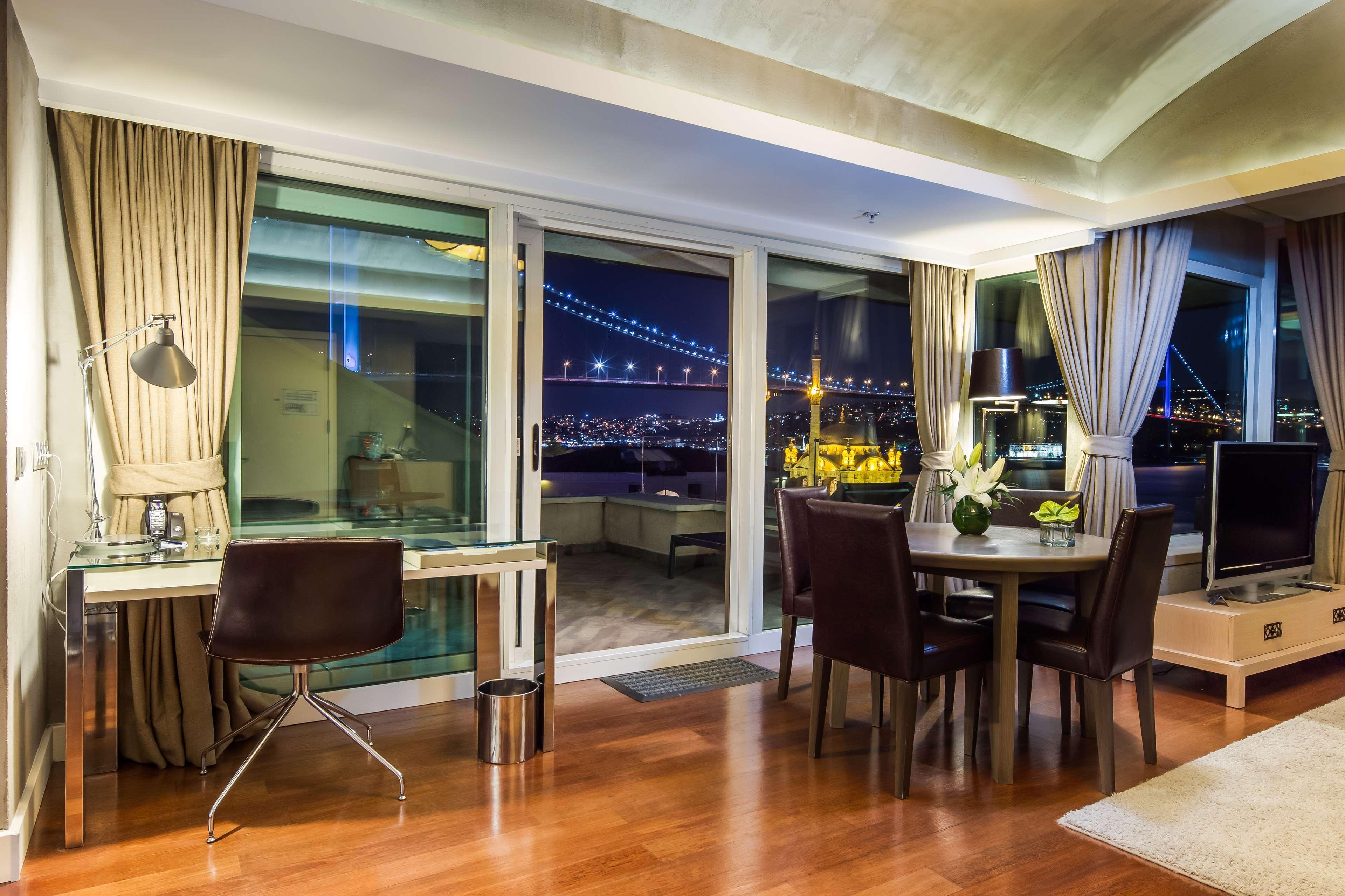 Radisson Blu Bosphorus Hotel Istanbul Luaran gambar Interior of a suite at the Mandarin Oriental, New York