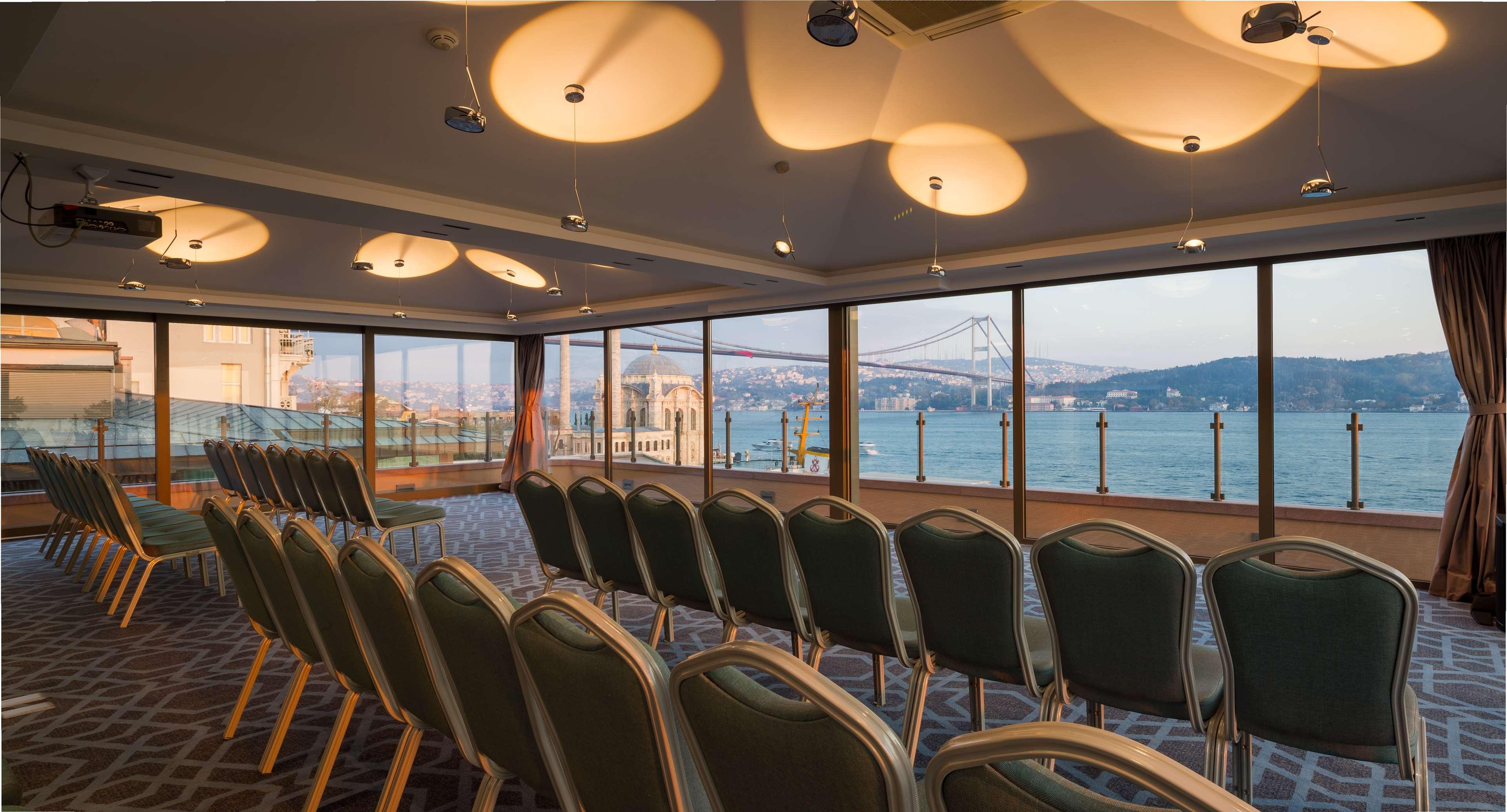 Radisson Blu Bosphorus Hotel Istanbul Luaran gambar The interior of the conference centre