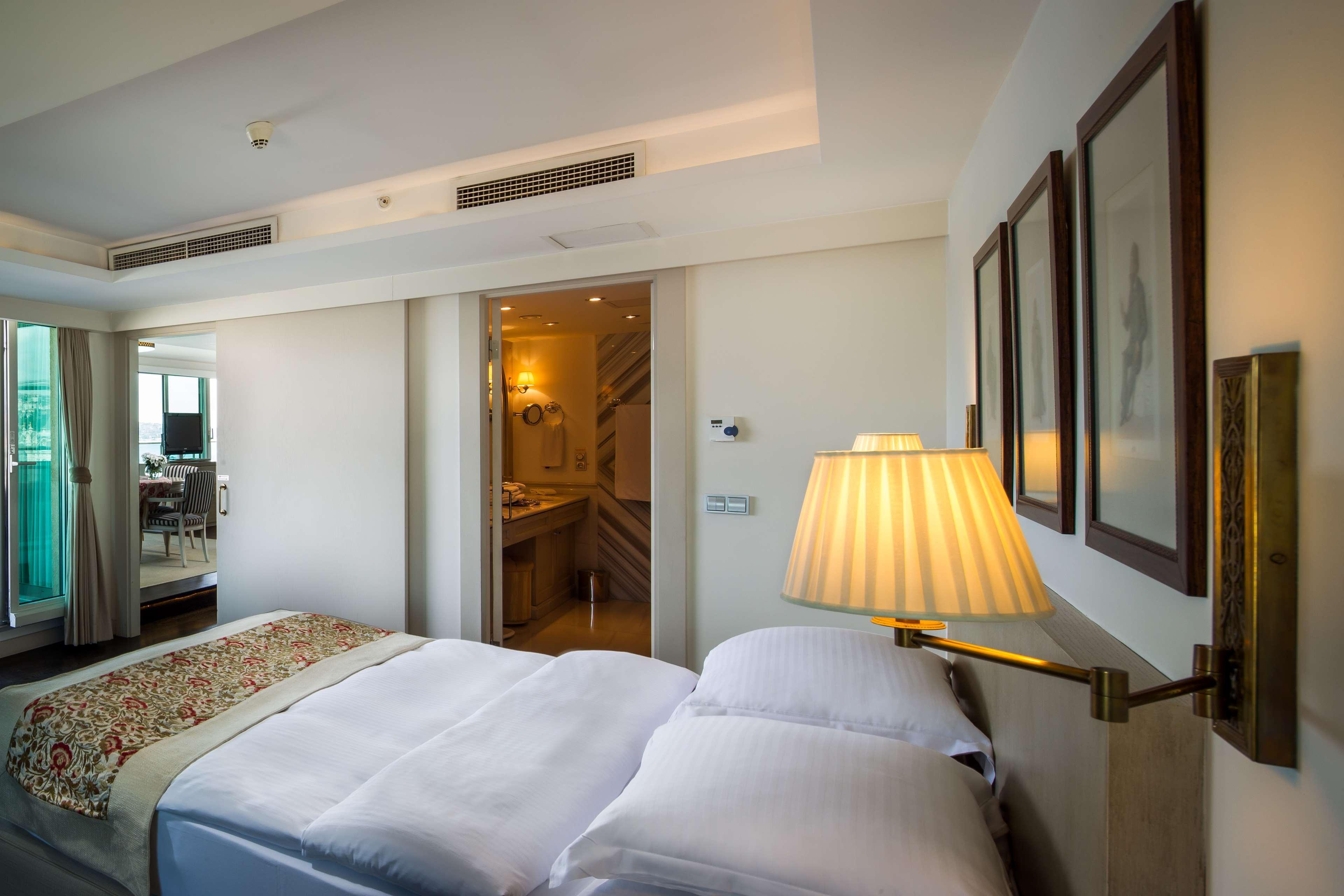 Radisson Blu Bosphorus Hotel Istanbul Luaran gambar A room at the hotel