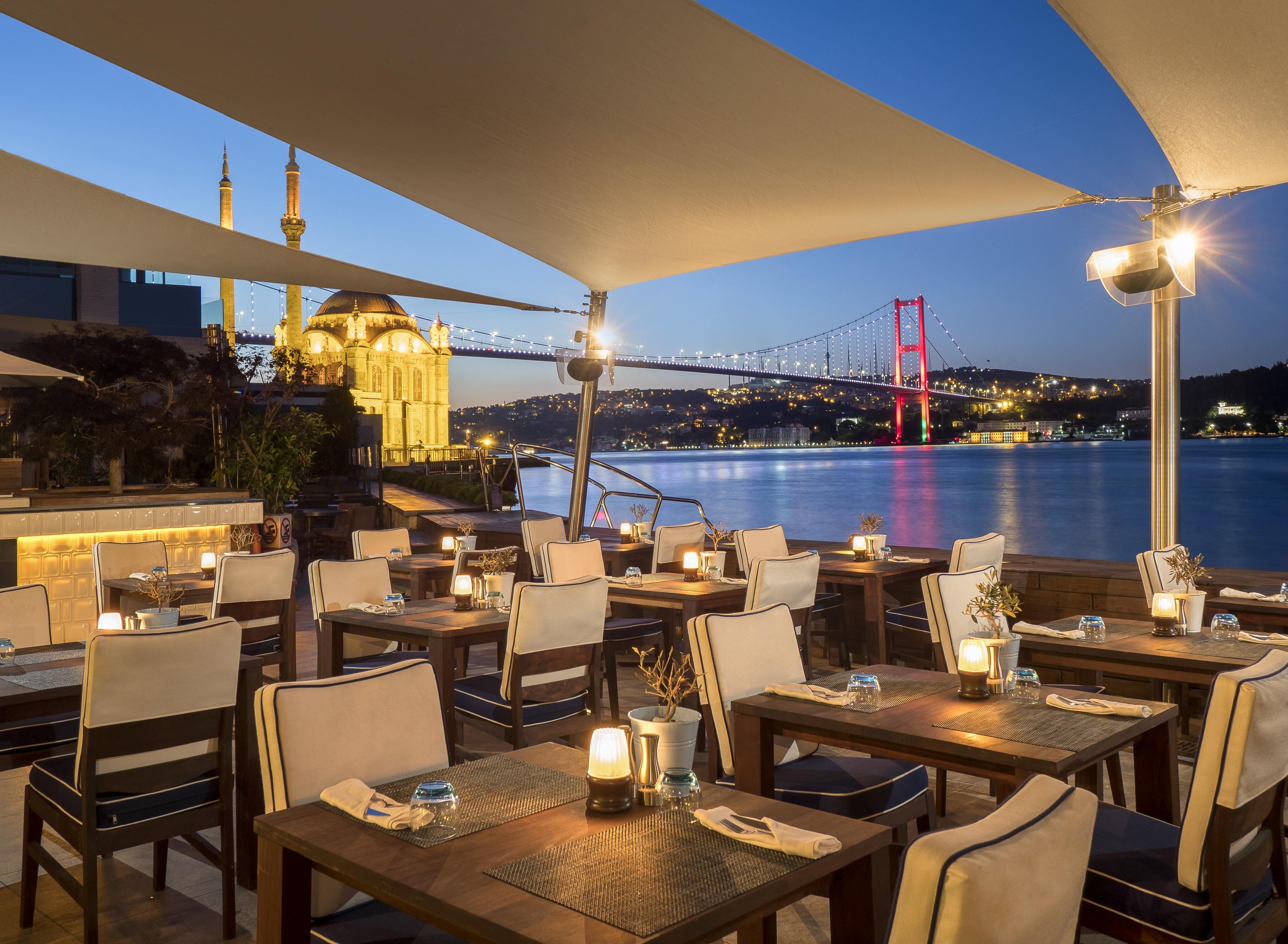 Radisson Blu Bosphorus Hotel Istanbul Luaran gambar Terrace at the Four Seasons Hotel Istanbul